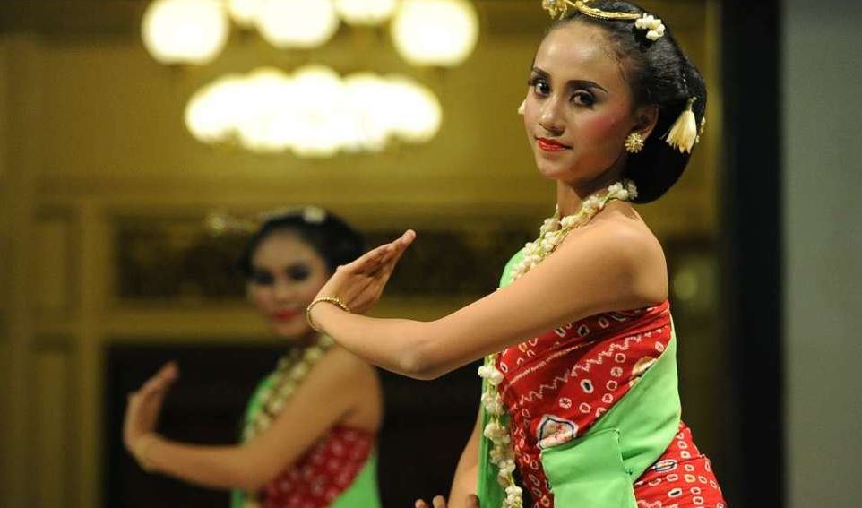 30 Contoh Tari Kreasi Modern Daerah di Indonesia 